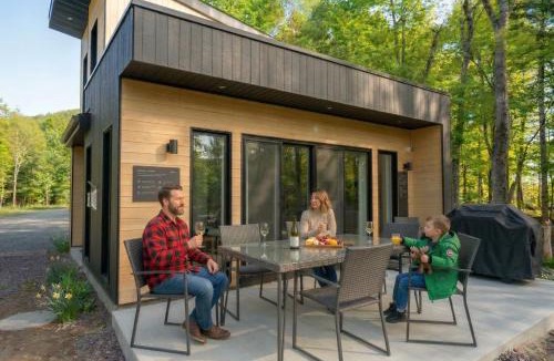 Pine Hill Ski Chalet | Elios Private Spa & BBQ, Lake & Golf