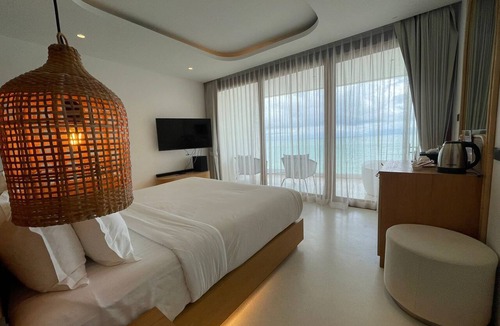 Khanom Hotel | Elite Atoll Beachfront Hotel