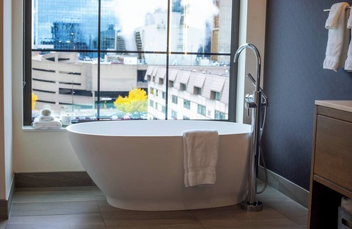 Downtown Minneapolis Hotel | Elliot Park Hotel, Autograph Collection