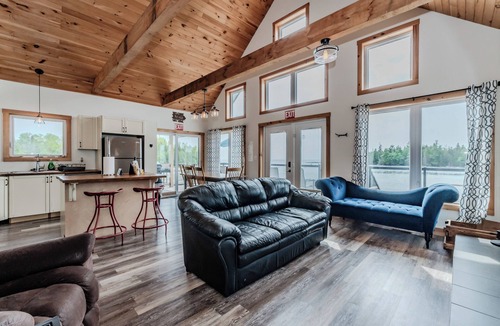 Colpoys Bay Cottage | Elysium Cottage in Purgatory Cove - Private Waterfront Escape
