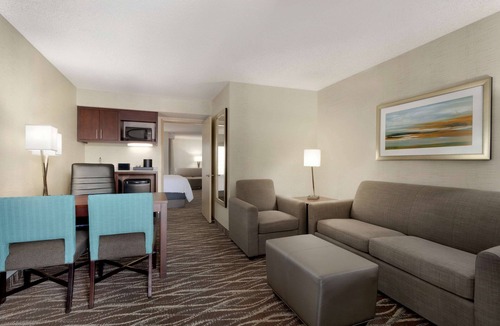 Lompoc Hotel | Embassy Suites by Hilton Lompoc Central Coast