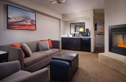 Tucson Hotel | Embassy Suites by Hilton Tucson East