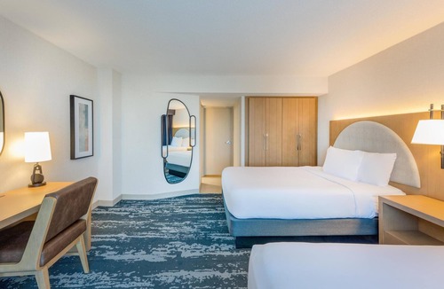 West Bloomington Hotel | Embassy Suites by Hilton Minneapolis Bloomington Edina
