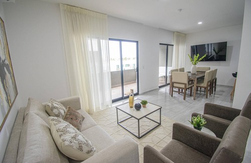 Villa Marina Condo | Emerald Waves in Marina Cerritos