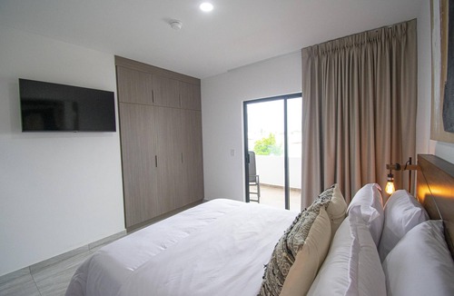 Villa Marina Condo | Emerald Waves in Marina Cerritos