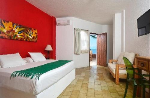 Amapas Hotel | Emperador Vallarta Beachfront Hotel and Suites