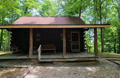 Mauckport Cabin | Enjoy a Hot Tub and a peaceful Cabin out in the country at High Ridge Cabins.