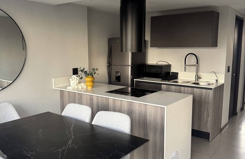 Americana Apartment | Enjoy this incredible apartment in the heart of the city.