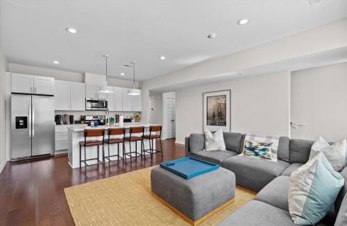 Fairlawn Apartment | Entire DC House 3BR 3BA RoofDeck Free Parking Near Capitol Hill