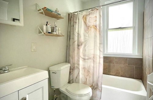 Cincinnati House | Entire home close to downtown, UC and the Cincinnati Zoo!