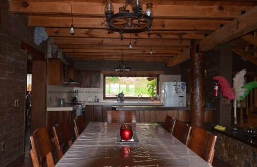 Tapalpa Cottage | Es una cabaña para relajarse, con grandes espacios y amplios jardines
