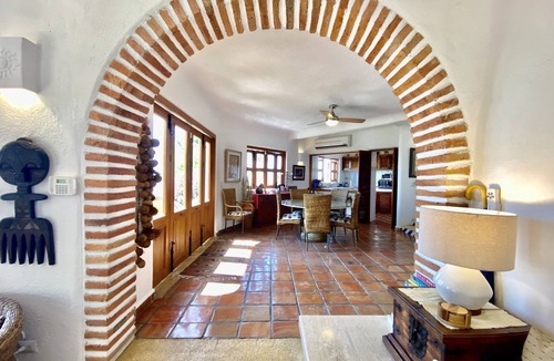 Conchas Chinas Villa | ESCAPE to MEXICO - LOW RATES Small Villa Ocean Views, Private Pool w Terrace