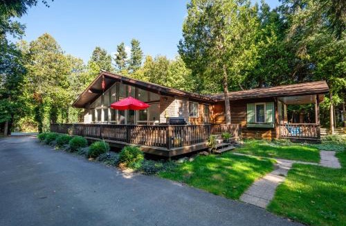 Tobermory Ski Chalet | Evergreen Escape - Tobermory Chalet