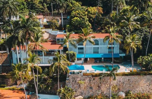Pichilingue Villa | Exclusiva Villa con Acceso Directo a la Playa