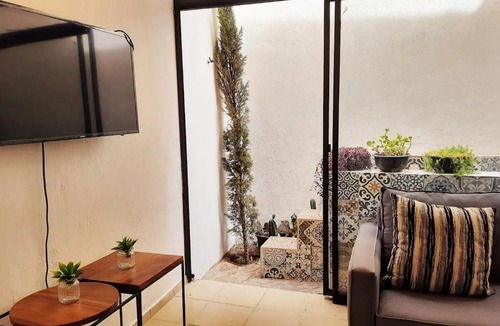 Zapopan Villa | Exclusive Bugambilias Lukasa Home, alberca & airhockey