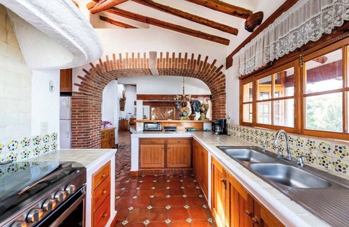 El Santuario Villa | Exclusive Lake Front Villa in La Peña