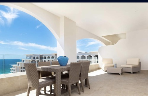 Chula Vista House | Exclusive luxury resort located btwn Tule Beach & Tequila Cove Beach