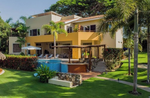 San Francisco Villa | Exclusive Villa inside Gated community with ocean views
