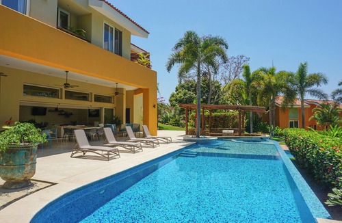 San Francisco Villa | Exclusive Villa inside Gated community with ocean views