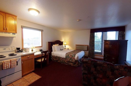 High Level Hotel | Executive House Suites Hotel & Conference Centre