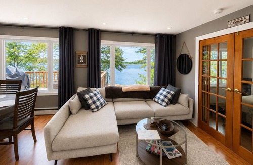 Nipissing Cottage | Executive Retreat on Lake Nipissing