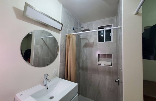 Juarez Municipality House | Executive Room - 10 min from US Consulate - Flexible Check-in