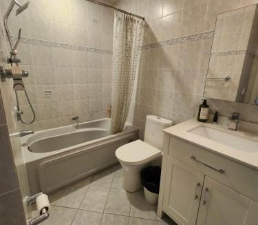 Willowdale Bed & Breakfast | Executive Room in North York Centre