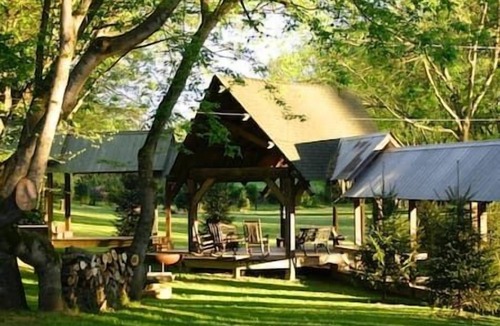 Franklin House | Extraordinary Manor at Dark Horse Estate