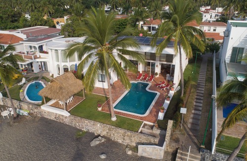 Manzanillo Villa | Fab Beachfront, 4-bedroom villa in Club Santiago, Manzanillo! CAD accepted!