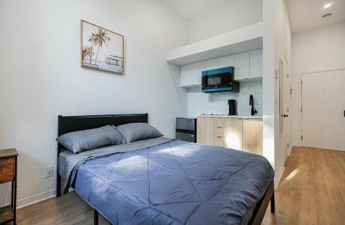Montreal Apartment | Fabulous Studio with FREE Parking near Montreal Downtown