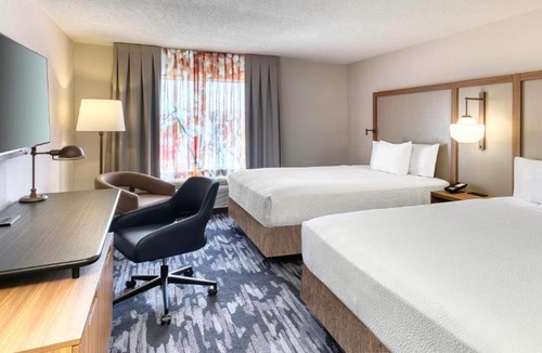 Steeles Industrial Hotel | Fairfield Inn & Suites by Marriott Toronto Brampton