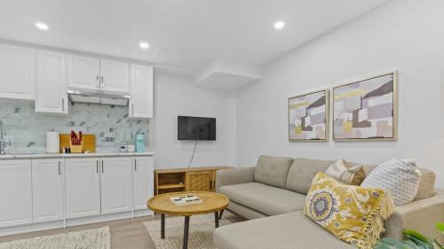 Ashburn Apartment | Family Friendly - HOT TUB - Near Toronto & UOIT