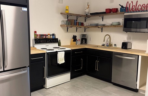 Inman House | Family-Friendly Lake Retreat – Near Tryon Equestrian & Asheville, Greenville, CU