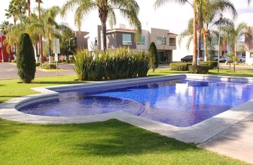 Tlajomulco de Zuniga House | Family Residencia Galicia