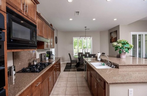 Vista Norte House | Family vacation resort with 3200sf of living space