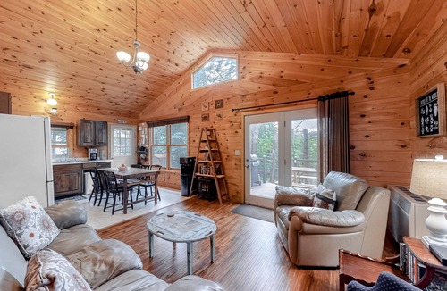 Winthrop Cabin | Fantastic Lakefront Cabin W/Free WiFi, Three Kayaks, Private Dock, & Firepit