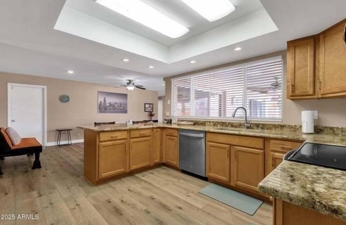 Tempe House | FANTASTIC VACATION RETREAT! HUGE POOL! CENTRALLY LOCATED-TONS OF EVENTS!