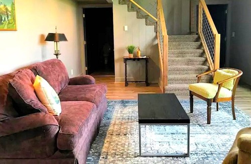 Lincolnville House | Farmhouse ∙ 1 bedroom ∙ 6 guests