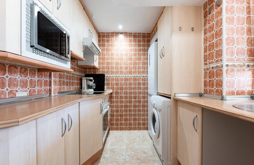 Velilla-Taramay Villa | Faro's Sun Beach Villa in Almuñecar