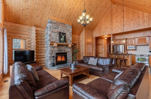 Fiddler Lake Resort House | Fiddler Lake Resort - Deer 90