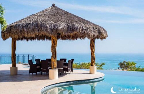 Buzzards Villa | Firepit Sunsets, Hot Tub Soaks, BBQ, Ocean Views