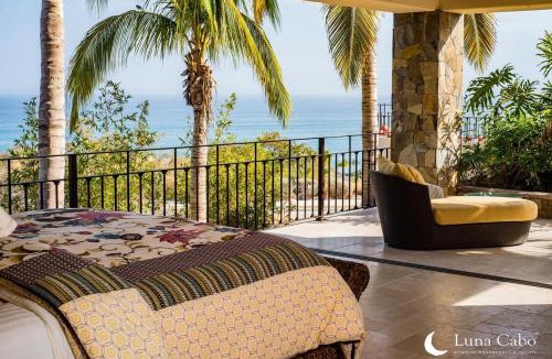 Buzzards Villa | Firepit Sunsets, Hot Tub Soaks, BBQ, Ocean Views