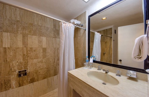 Isla Iguana Hotel | Flamingo Vallarta Hotel & Marina