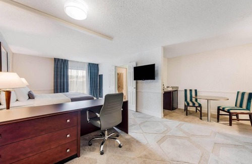 Blue Ash Hotel | Flawless Comfort with Free Hot Breakfast Near Montgomery Park – Only 4.8 Mi Away