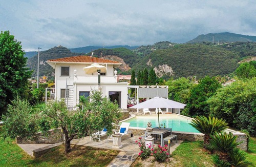 Capanne-Prato-Cinquale Villa | Forte dei Marmi - Villa with Pool and Garden