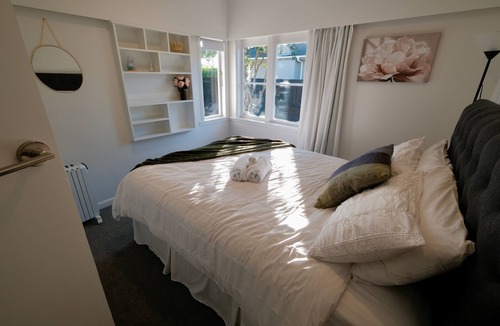 Hamilton East House | Freshly Renovated in Hamilton East