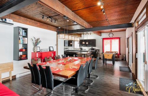 Cheneville Ski Chalet | Front LAKE Simon HOT TUB 4br 16p BEACH private