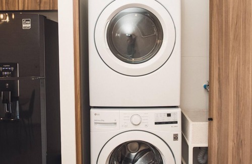 Cuauhtemoc Apartment | Fully equipped kitchen, high speed internet, comfy king-size bed and a small sofa bed.