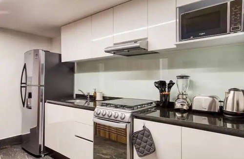 Hipodromo Condesa Apartment | Fully equipped kitchen, internet, comfy beds, business lounge, swim lane.