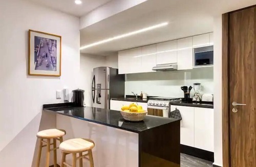 Hipodromo Condesa Apartment | Fully equipped kitchen, internet, comfy beds, business lounge, swim lane.